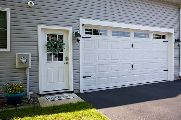 24/7 Emergency Garage Door Panel Replacement experts in Riverdale, CA